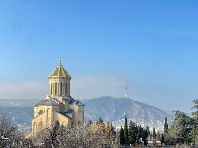 Tbilisi: Holy Trinity Cathedral Guided Tour