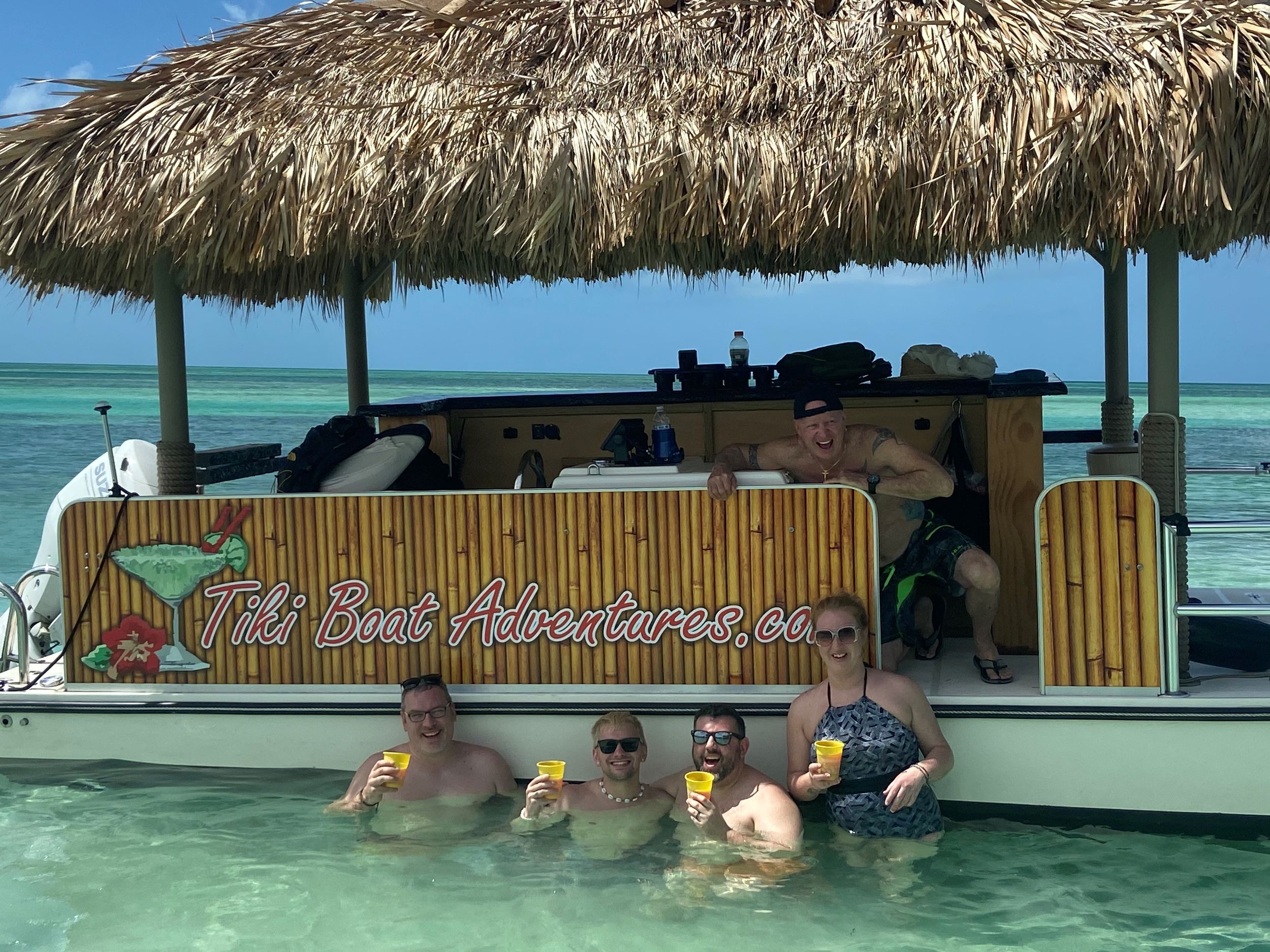 Key West: 2-stündige private Tiki-Bar-Party auf dem Boot & Mini-Sandbank