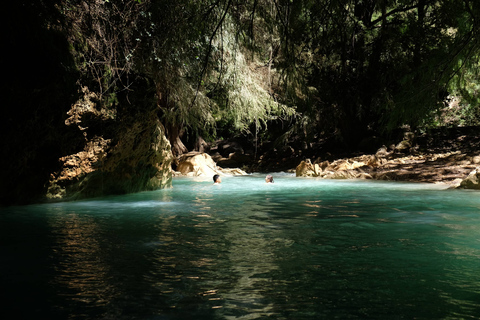 Caminhada e banho nas cachoeiras de Apoala