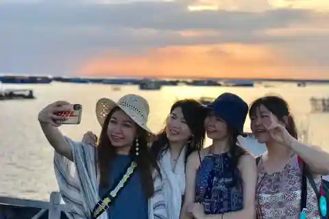 Visita a Tonle Sap na aldeia de Kompong Phluk e tour gastronómico à noite
