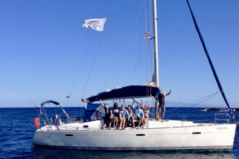 Valencia: 2-Hour Private Boat Cruise