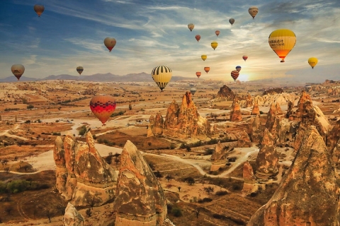 Cappadoce : vol en montgolfière au lever du soleil