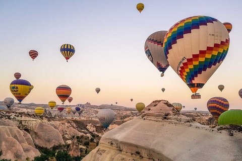 Capadocia: vuelo en globo y visita al Museo de Göreme