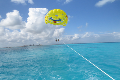 Cancun: Parasailing over Cancun Bay