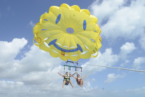 Cancun: Parasailing over Cancun Bay