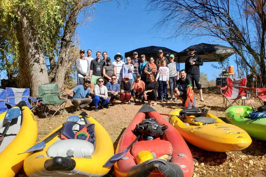 Von Cottonwood aus: Geführter Kajak-Tagesausflug auf dem Verde River. Foto: GetYourGuide