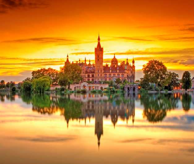 Schwerin: City Highlights Guided Tour