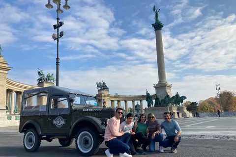 Budapest - en privat Privat stadsvandring med en rysk vintage-jeep