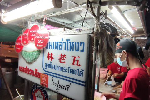 Bangkok: Michelin Guide Street Food Tour by Tuk TukPrivate Tour with Hotel Pickup and Drop-Off