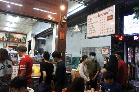 Bangkok: Michelin Guide Street Food Tour by Tuk TukPrivate Tour with Hotel Pickup and Drop-Off