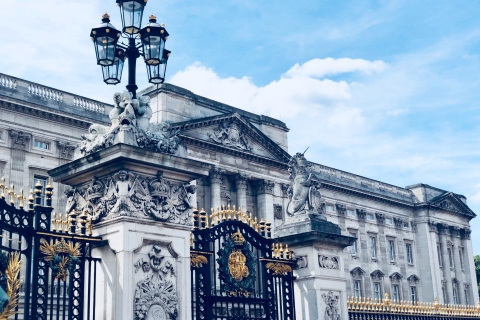Londyn: piesza wycieczka z przewodnikiem po trzech pałacach i podwieczorek