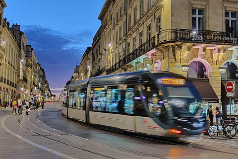 Bordeaux: Private Walking Tour with Canelé