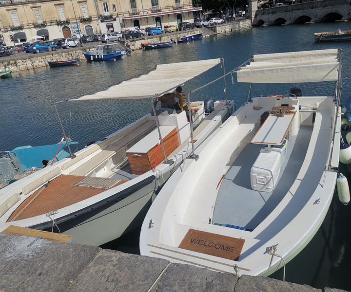 Siracusa: Ortigia Boat Tour with Marine Grotto