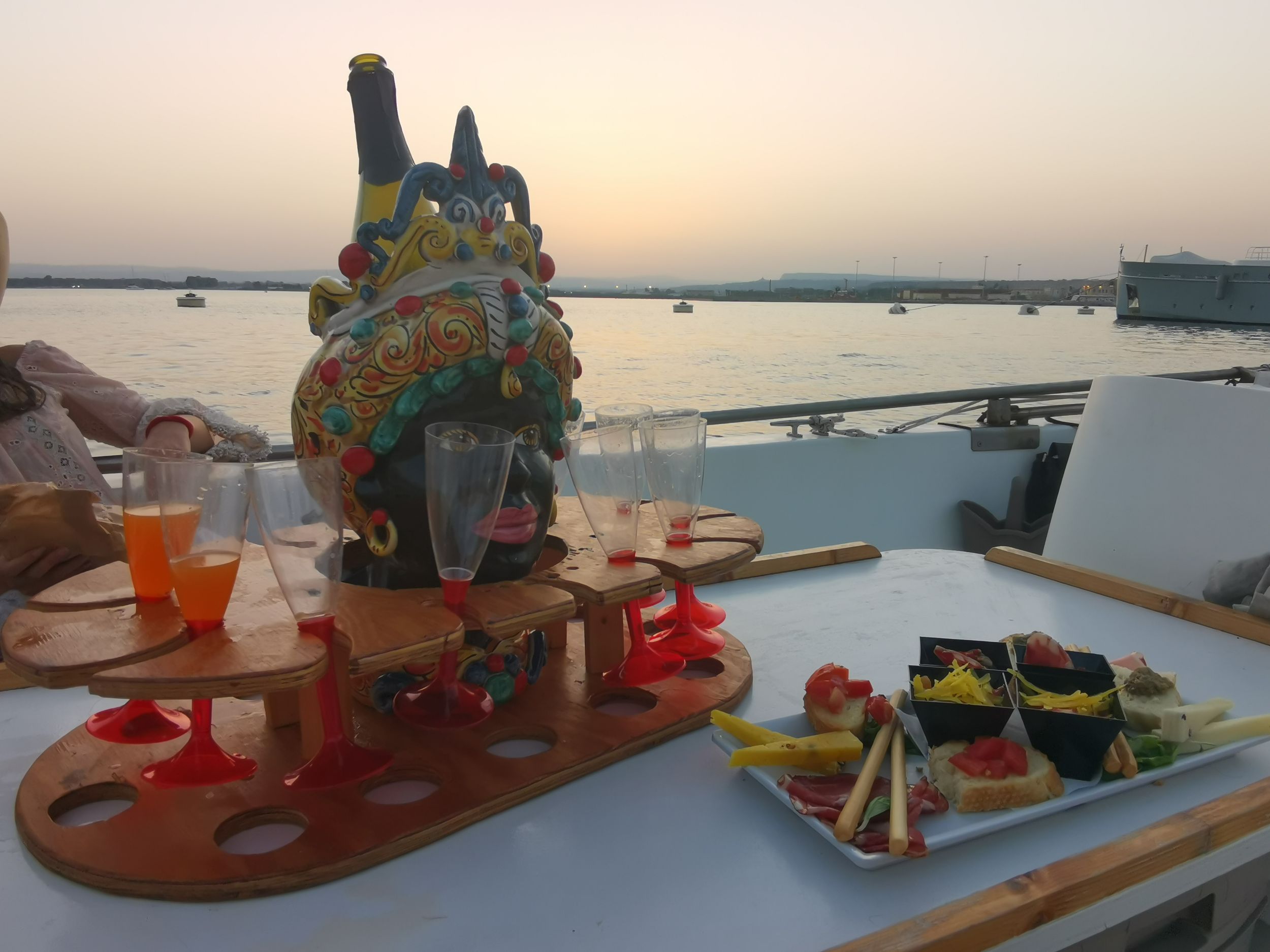 Syrakus: Ortigia Sonnenuntergangsfahrt mit Aperitif