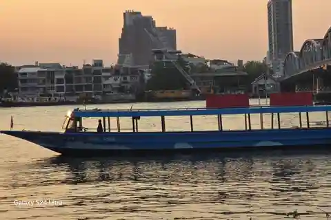 Bangkok: Passeio de barco lento no rio de/para Ayutthaya