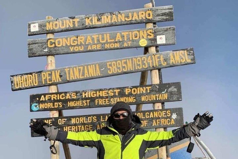 Da Nairobi: Escursione di un giorno sul Monte Kenya con trasferimenti