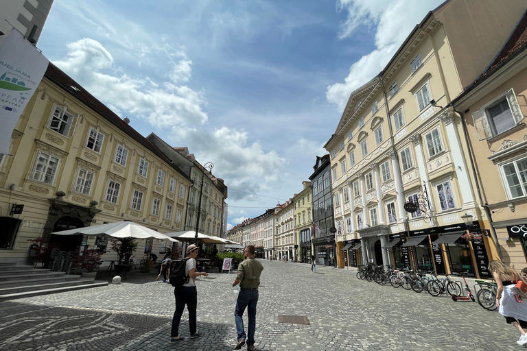 Från Zagreb: Ljubljana, Postojna-grottan och Predjama-slottetFrån Zagreb: Rundtur i Ljubljana, Postojna-grottan och Predjama-slottet