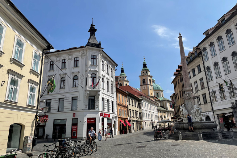 Från Zagreb: Ljubljana, Postojna-grottan och Predjama-slottetFrån Zagreb: Rundtur i Ljubljana, Postojna-grottan och Predjama-slottet