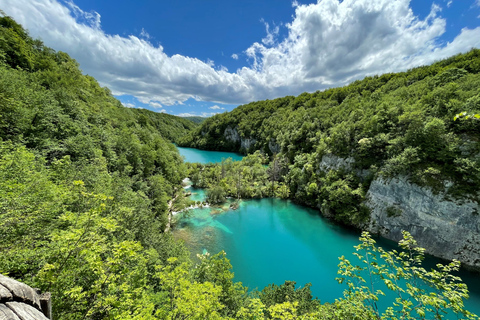 Zagreb: Rastoke &amp; Plitvice Lakes Tour, ingresso e passeio de barcoGrupos pequenos de até 8 pessoas com serviço de busca no hotel