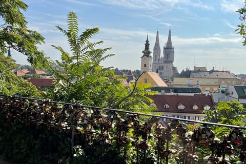 Zagreb : visite à pied en petit groupe avec trajet en funiculaire