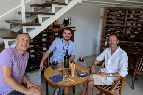 Boekarest: Wine Tasting Tour at First Wine Bar