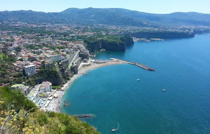 Von Neapel aus: Private Tour nach Sorrento, Positano und Amalfi
