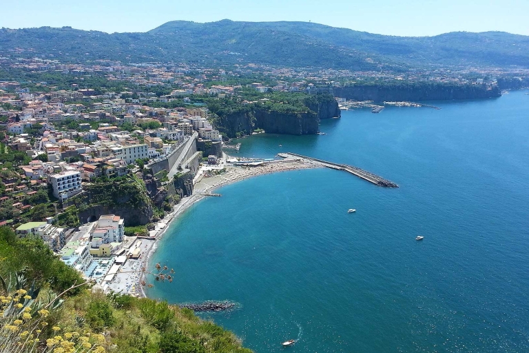 Desde Nápoles: tour privado a Sorrento, Positano y AmalfiTour privado en sedán desde el hotel
