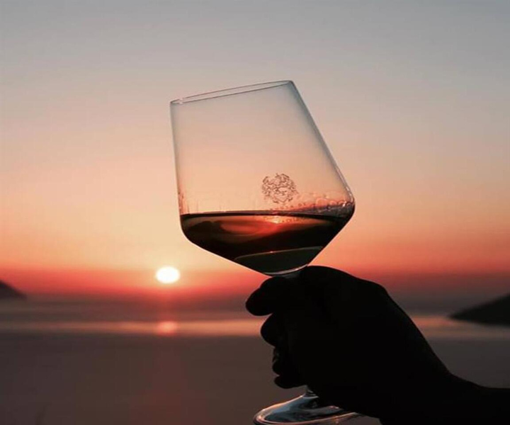 Lipari: tour in cantina e degustazione di vini al tramonto