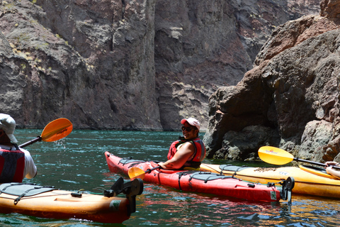 Da Las Vegas: Tour guidato della Grotta di Smeraldo in kayak