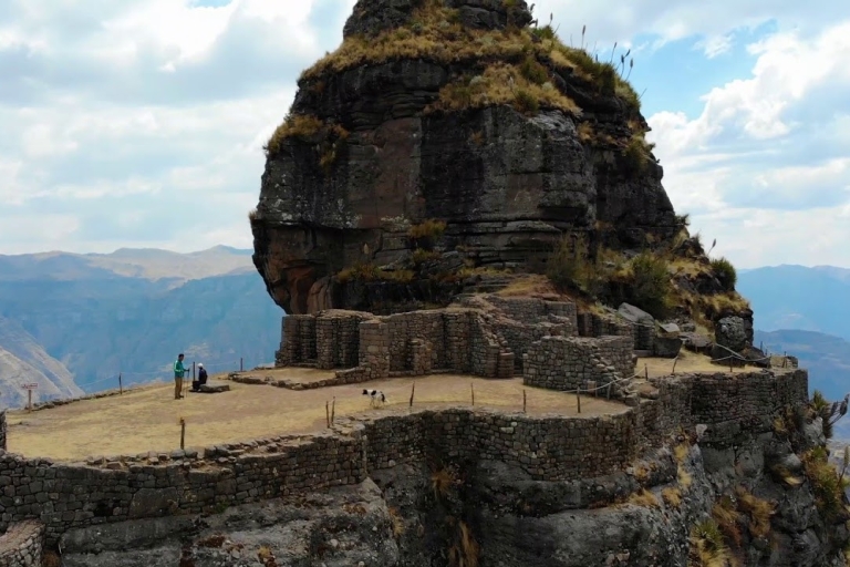 Z Cusco: całodniowa wycieczka Waqrapukara z posiłkami
