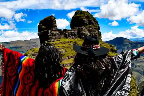 Au départ de Cusco : Journée entière de randonnée à Waqrapukara avec repas