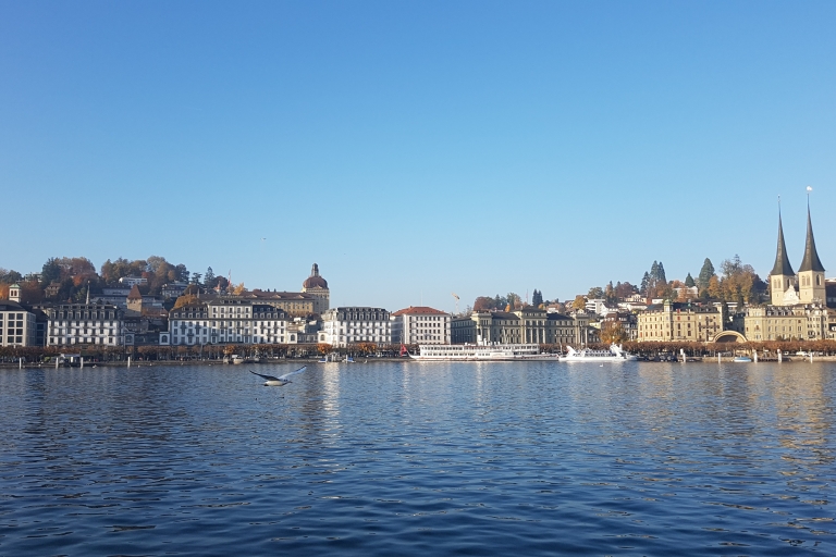 Découverte de Lucerne : visite en petit groupe et croisière commentée au départ de ZurichLucerne : promenade en ville et croisière sur le lac en petit groupe au départ de Bâle