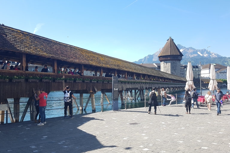 Luzern City Tour met kleine groepen incl. Meercruise vanuit BazelVan Basel: begeleide dagtocht naar Luzern en cruise op het Vierwoudstrekenmeer