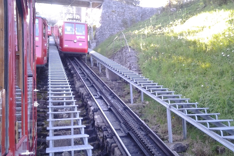 Tour du Mont Pilate doré en petit groupe au départ de LucerneAu départ de Lucerne : Visite du Mont Pilate en train, bateau et téléphérique