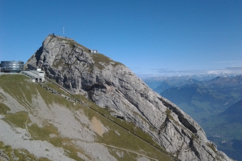 Desde Basilea: Excursión dorada de ida y vuelta en grupo reducido al Monte PilatusDesde Basilea: Viaje en grupo reducido al Monte Pilatus