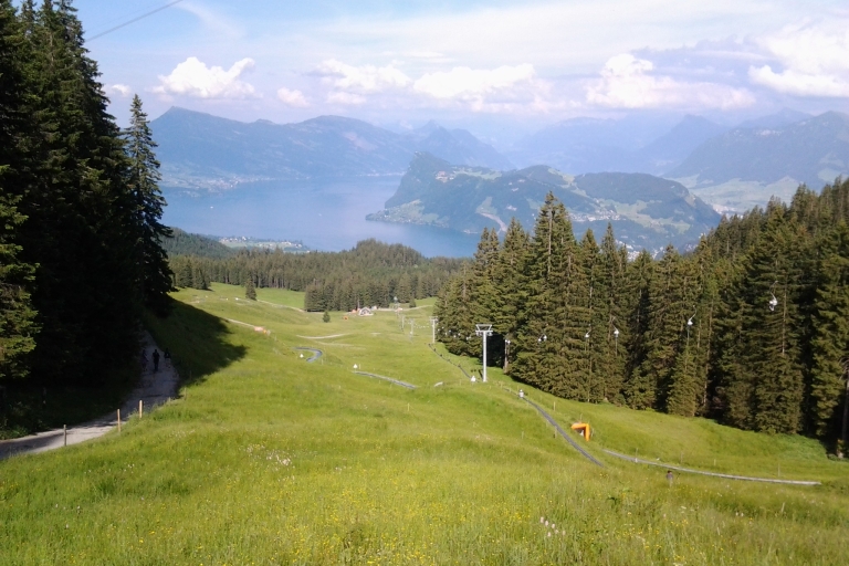 Desde Basilea: Excursión dorada de ida y vuelta en grupo reducido al Monte PilatusDesde Basilea: Viaje en grupo reducido al Monte Pilatus