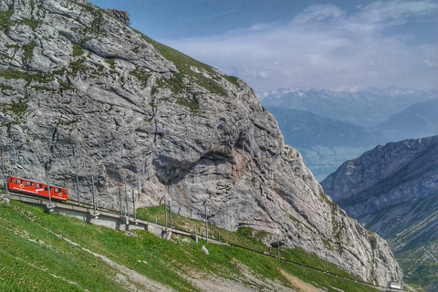 Mt.Pilatus Golden Round Trip Wycieczka w małej grupie z ZurychuZ Zurychu: Złota wycieczka w obie strony na górę Pilatus