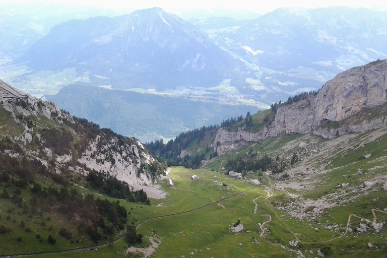 Mt.Pilatus Golden Round Trip Wycieczka w małej grupie z ZurychuZ Zurychu: Złota wycieczka w obie strony na górę Pilatus