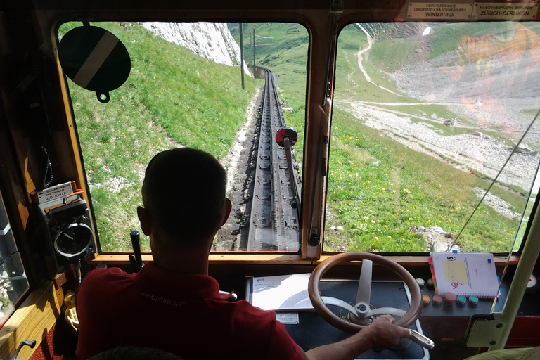 Mt.Pilatus Golden Round Trip Wycieczka w małej grupie z ZurychuZ Zurychu: Złota wycieczka w obie strony na górę Pilatus