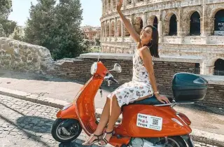 Rom: Geführte Vespa-Tour mit optionalem Fahrer