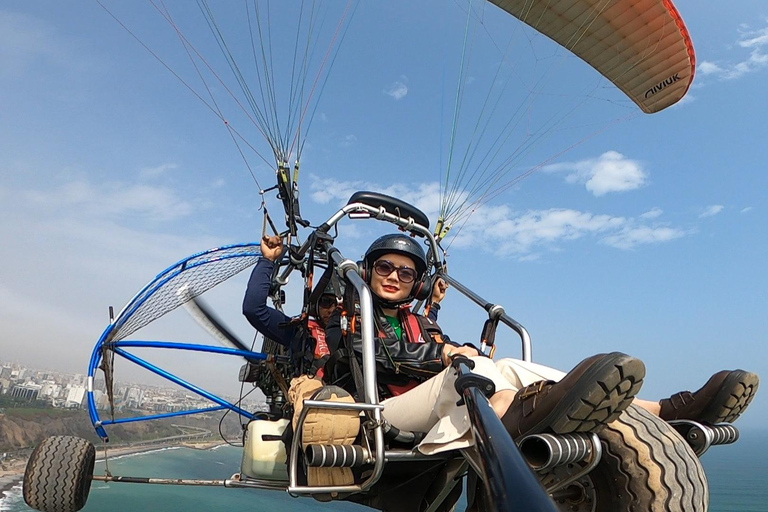 Lima: Paratrike Experience | Fly over the beaches of the Costa Verde