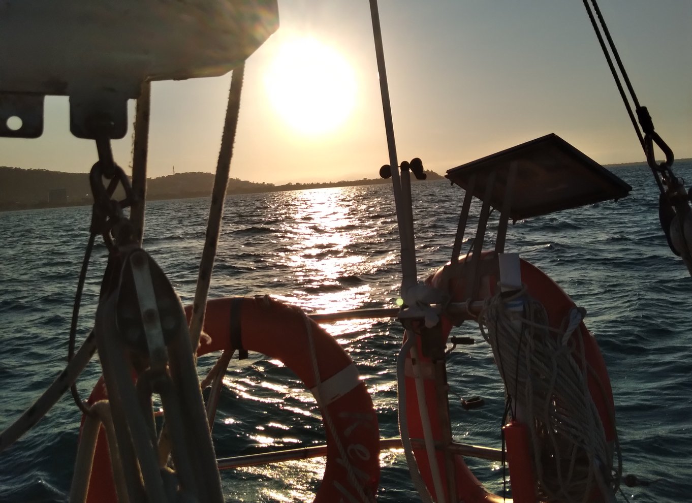 Townsville: Sunset Sailing Tour Boat Cruise Townsville