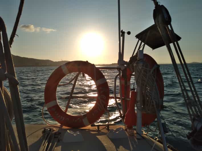 Lunchtime or Morning Private Sailing Trip Townsville GetYourGuide