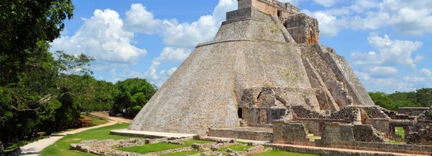From Mérida: Uxmal and Kabah Guided Tour with Lunch