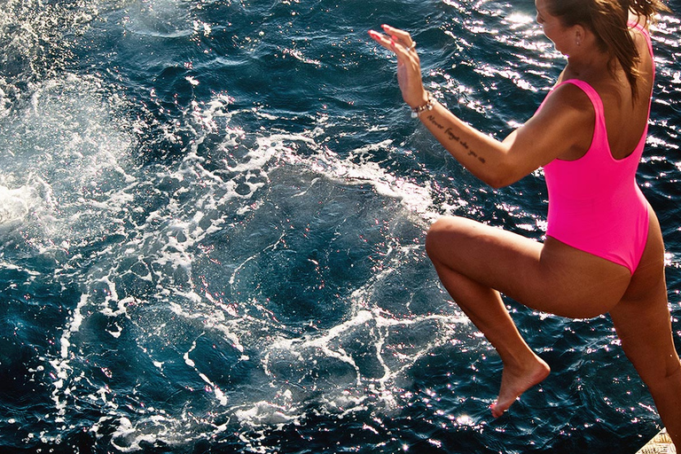 Mykonos : soirée en bateau au coucher du soleil avec bar ouvert et DJ en direct