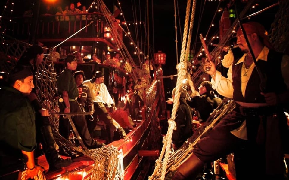 Battle on a Pirate Ship - Blog - Pirate Show Cancun