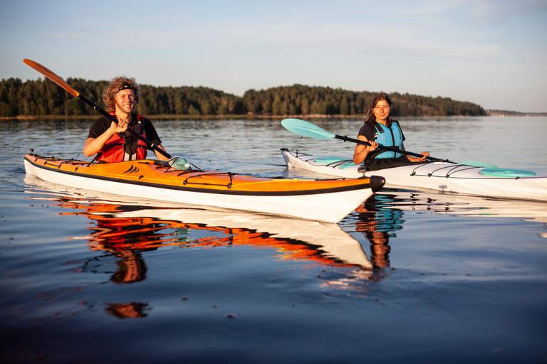 Sztokholm: Wycieczka kajakiem po archipelagu wysp i piknik na świeżym powietrzuPółdniowa wycieczka kajakowa z Outdoor Fika