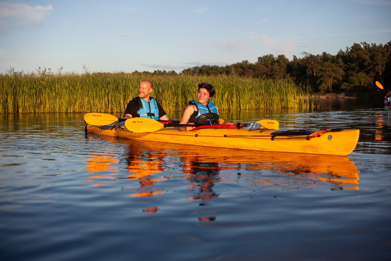 Estocolmo: Excursión en Kayak por las Islas del Archipiélago y Picnic al Aire LibreTour de medio día en kayak con Fika al aire libre