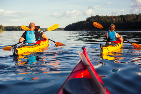 Estocolmo: Excursión en Kayak por las Islas del Archipiélago y Picnic al Aire LibreTour de medio día en kayak con Fika al aire libre