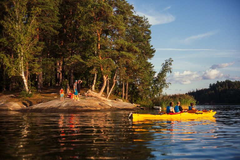 Stockholm: Archipel eilanden kajaktocht en picknick in de buitenluchtHalfdaagse tour per kajak met Outdoor Fika